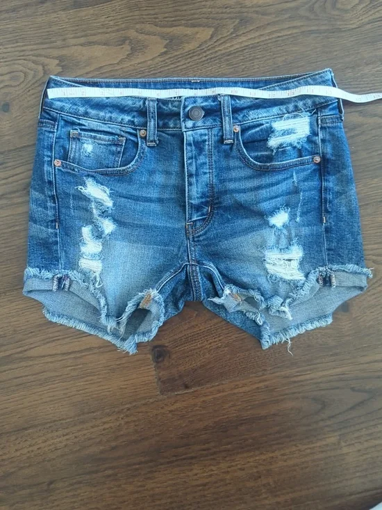 American Eagle Jean Shorts Tomgirl Stretch Size 2 - Size 6 Distressed - Picture 9 of 12